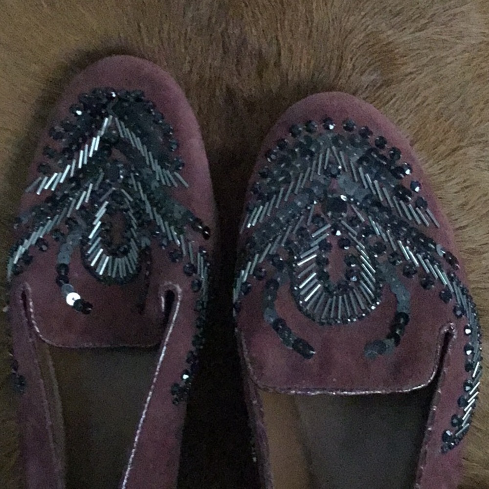 DONALD J PLINER - BURGUNDY SUEDE FLATS- WITH EXQUISITE BEADING DETAIL